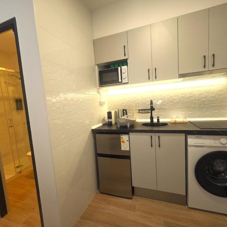 109 Comfortable Studio with Excellent Transport 15 minutes Madrid Center - One-Bedroom Apartment - 7
