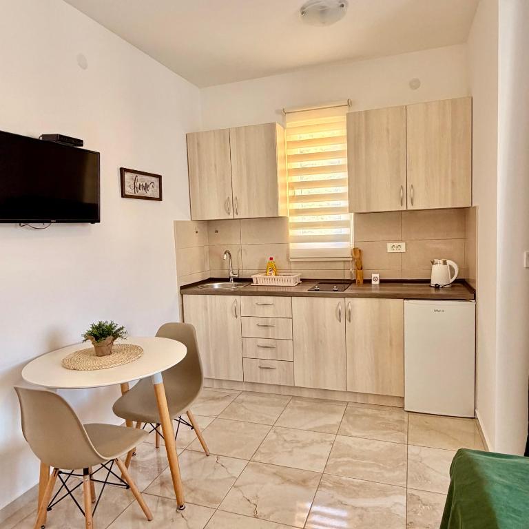 Apartments Sunrise - Comfort Studio - 7