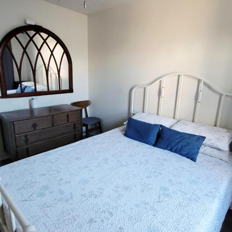 Tu Casa de Familia - Four-Bedroom House - 15