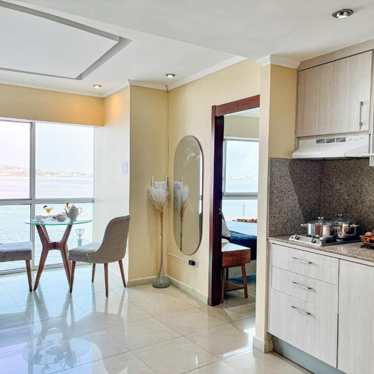 River View Suite Pool, Gym, Jacuzzi, AC & Hot Water - One-Bedroom Apartment with River View - 3