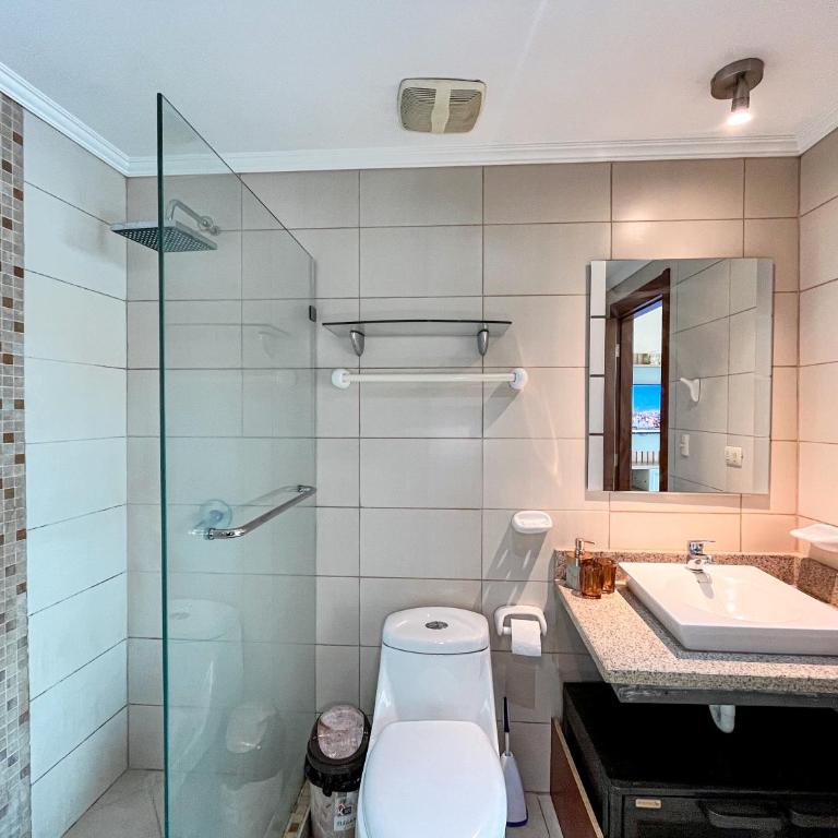 River View Suite Pool, Gym, Jacuzzi, AC & Hot Water - One-Bedroom Apartment with River View - 12