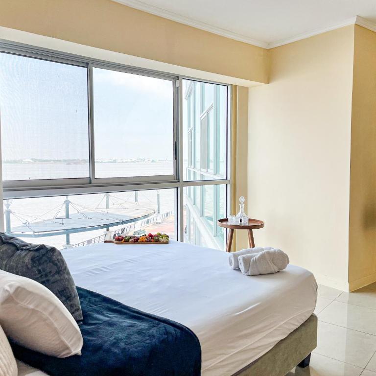 River View Suite Pool, Gym, Jacuzzi, AC & Hot Water - One-Bedroom Apartment with River View - 21