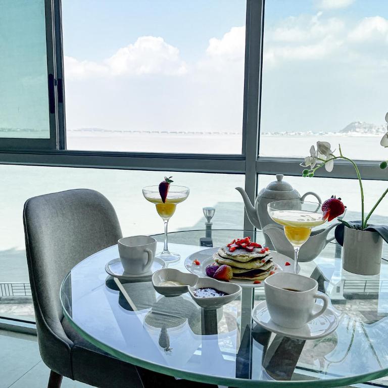 River View Suite Pool, Gym, Jacuzzi, AC & Hot Water - One-Bedroom Apartment with River View - 37