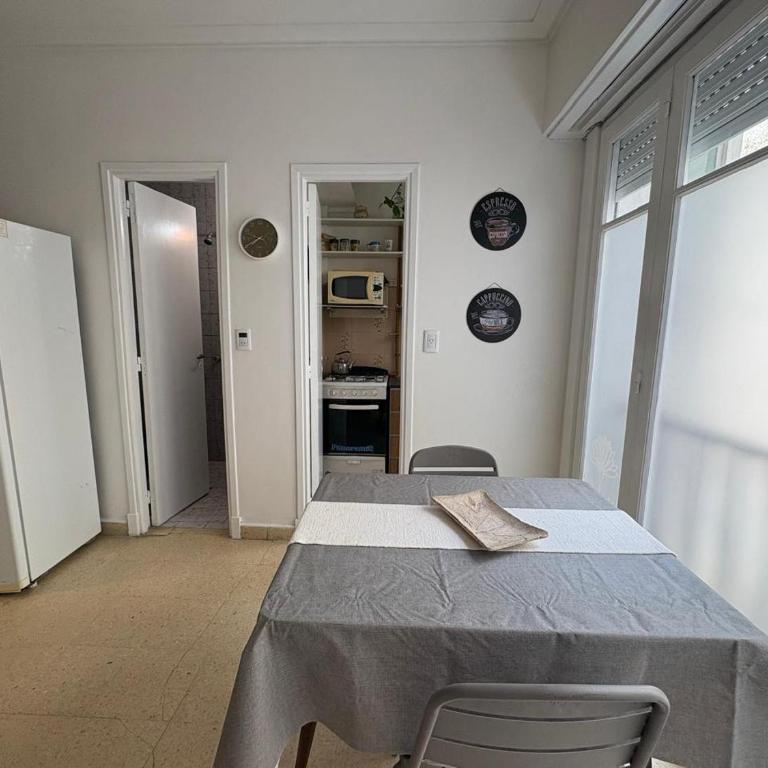 Dpto Boulevard 3 personas centro a metros del mar - Apartment - 2