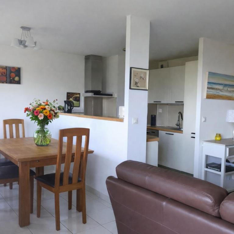Le Jardin Fleuri, Superbe F3, Terrasse vue mer, Piscine et Tennis - Apartment mit 2 Schlafzimmern - 11