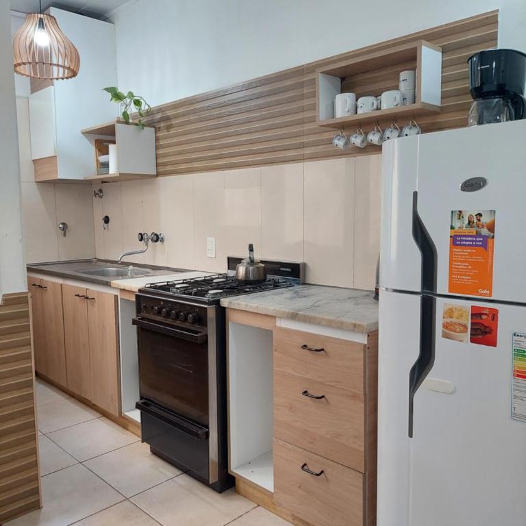 En el centro de Mar del Plata, a dos cuadras del mar - Two-Bedroom Apartment - 2