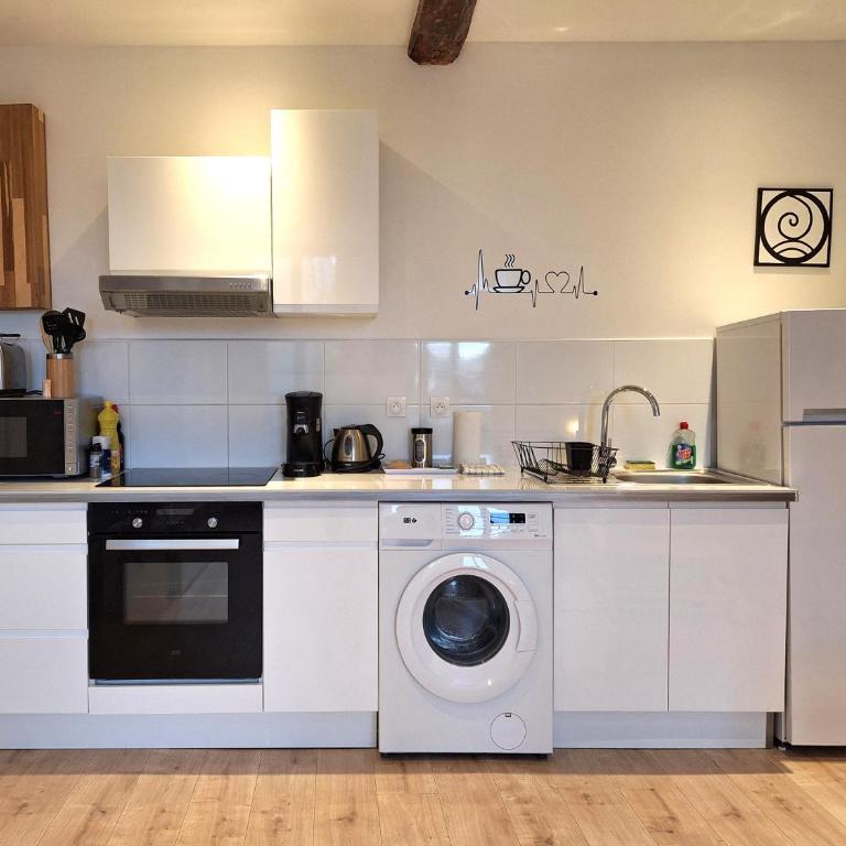 Balnéo hyper centre, Calme, Equipé, Proche gare, Wifi - One-Bedroom Apartment with Spa Bath - 4