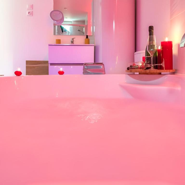 Balnéo hyper centre, Calme, Equipé, Proche gare, Wifi - One-Bedroom Apartment with Spa Bath - 15