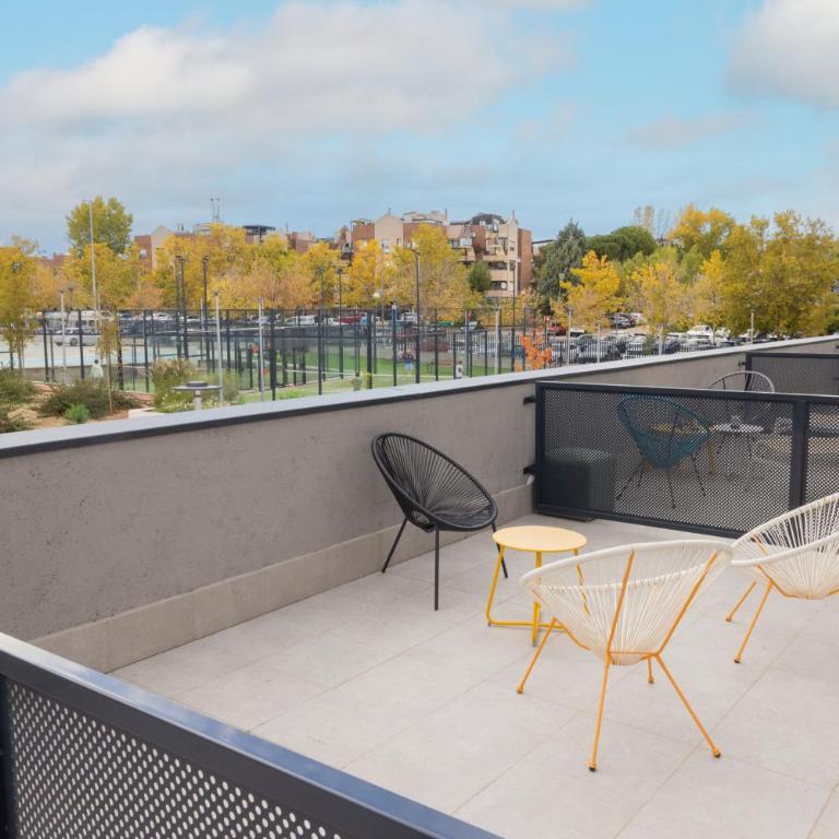 Stephouse Pozuelo Europa - Estudio con cama grande y terraza - 8