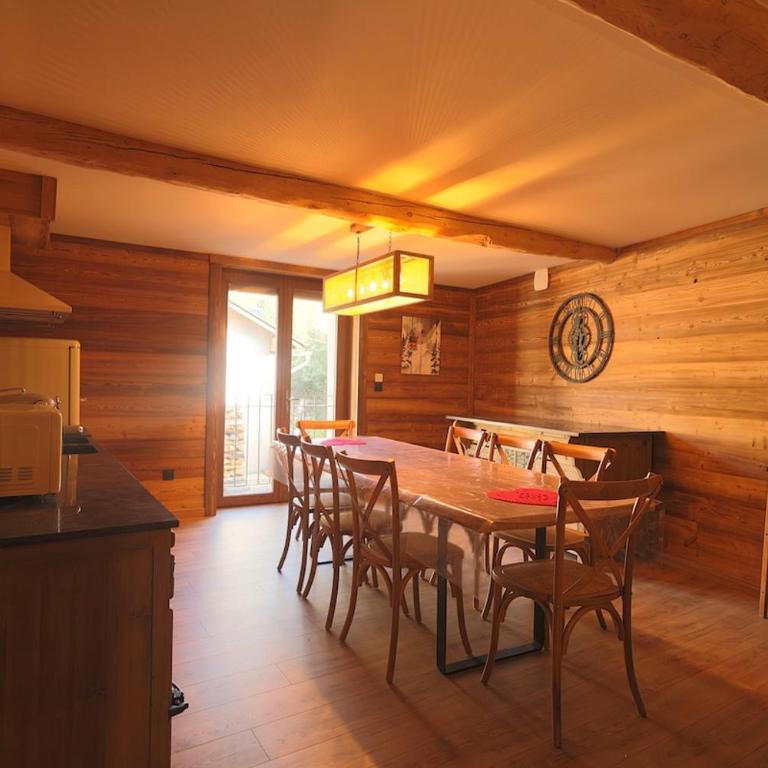Cozy family home - Ski & shops within walking distance - One-Bedroom House - 12