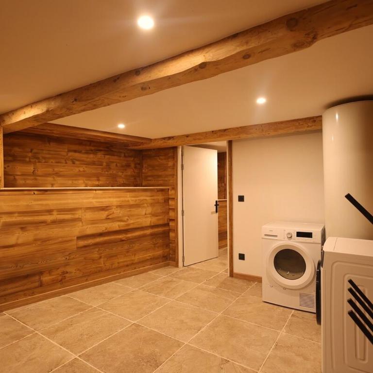 Cozy family home - Ski & shops within walking distance - One-Bedroom House - 15