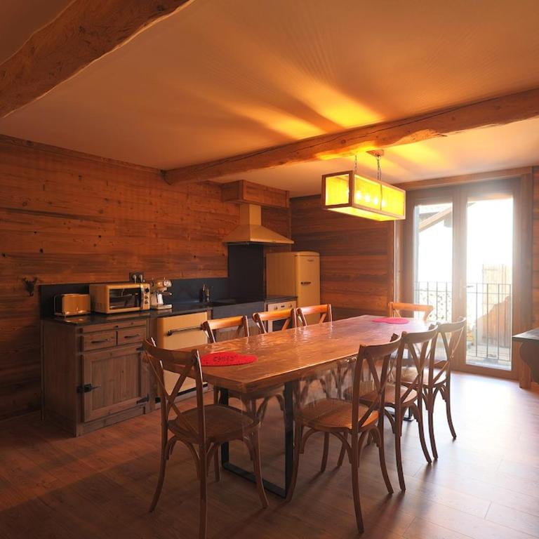 Cozy family home - Ski & shops within walking distance - One-Bedroom House - 27