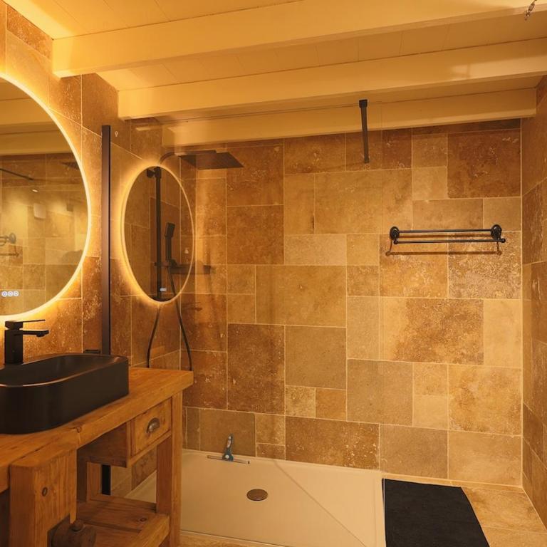 Cozy family home - Ski & shops within walking distance - One-Bedroom House - 30