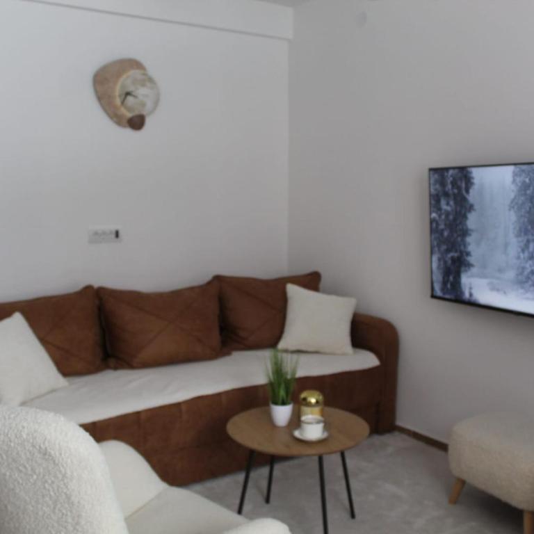 Winter Tale - One-Bedroom Apartment - 8