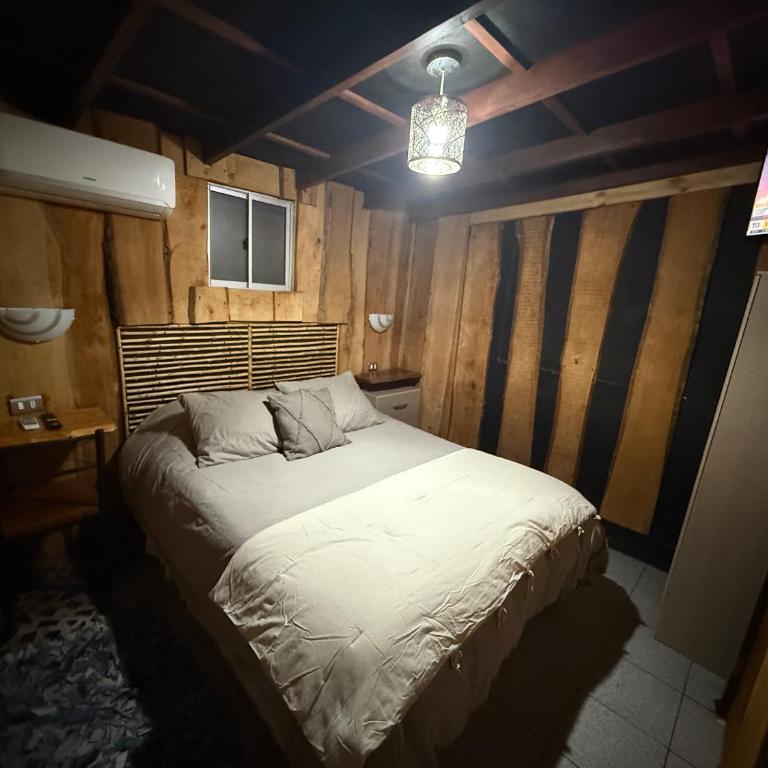 Hostal a una cuadra del Mall con desayuno incluido, aire acondicionado y estacionamiento - Habitación Doble con baño privado - 1