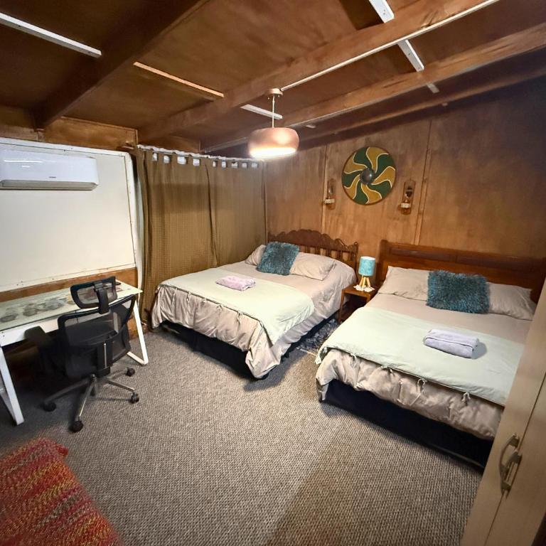 Hostal a una cuadra del Mall con desayuno incluido, aire acondicionado y estacionamiento - Habitación Familiar con baño privado - 2