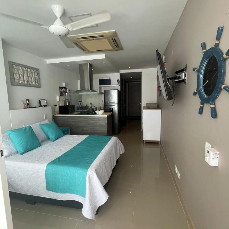 Apartaestudio con hotel y playa - One-Bedroom Apartment - 45