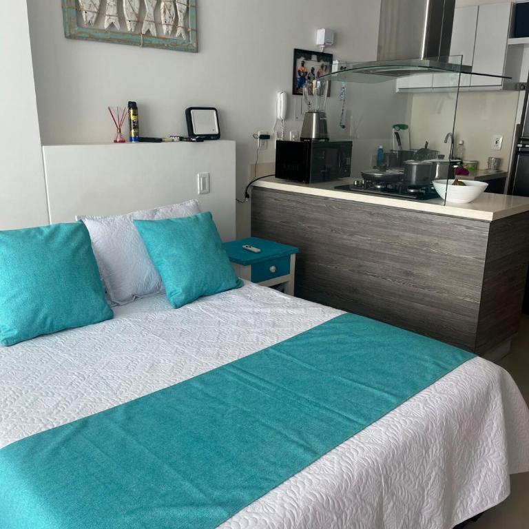 Apartaestudio con hotel y playa - One-Bedroom Apartment - 42