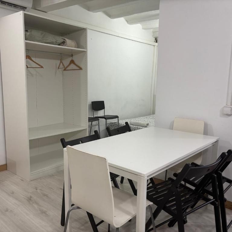 019 principal floor - Two-Bedroom Apartment - 1
