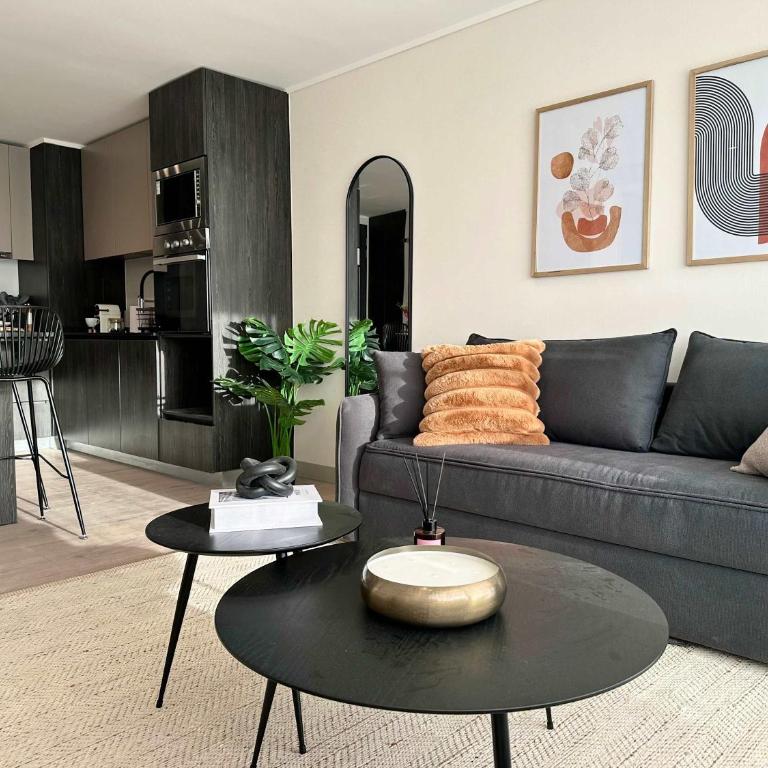 Exclusivo y moderno con A C y estacionamiento - Apartment - 1