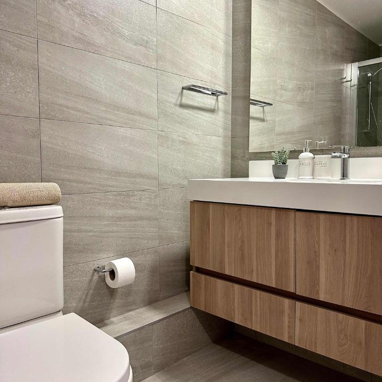 Exclusivo y moderno con A C y estacionamiento - Apartment - 12