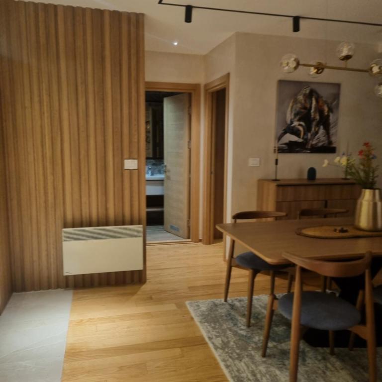 Royal Garden Luxury Spa Apartment with Sauna and Jacuzzi - Apartman sa 2 Spavaće Sobe - 1