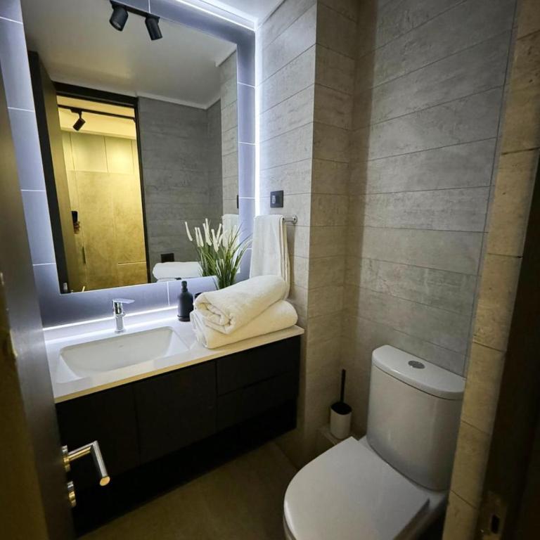 Moderno estudio con aire acondicionado y estacionamiento - One-Bedroom Apartment - 7