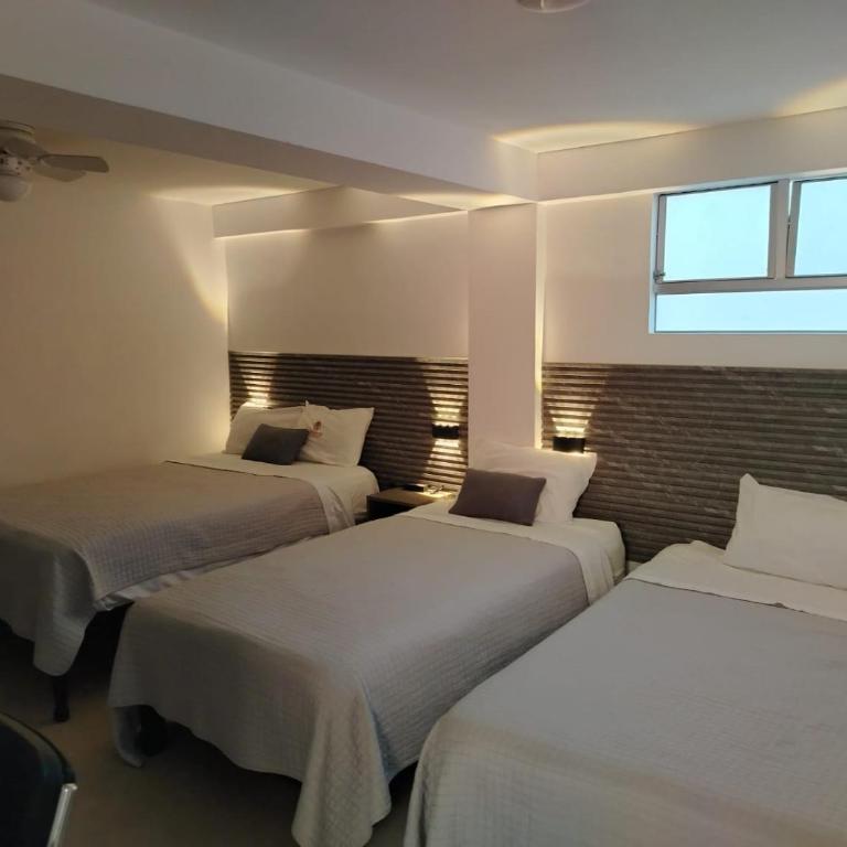 Hostal Mirador - Triple Room with Private Bathroom - 2