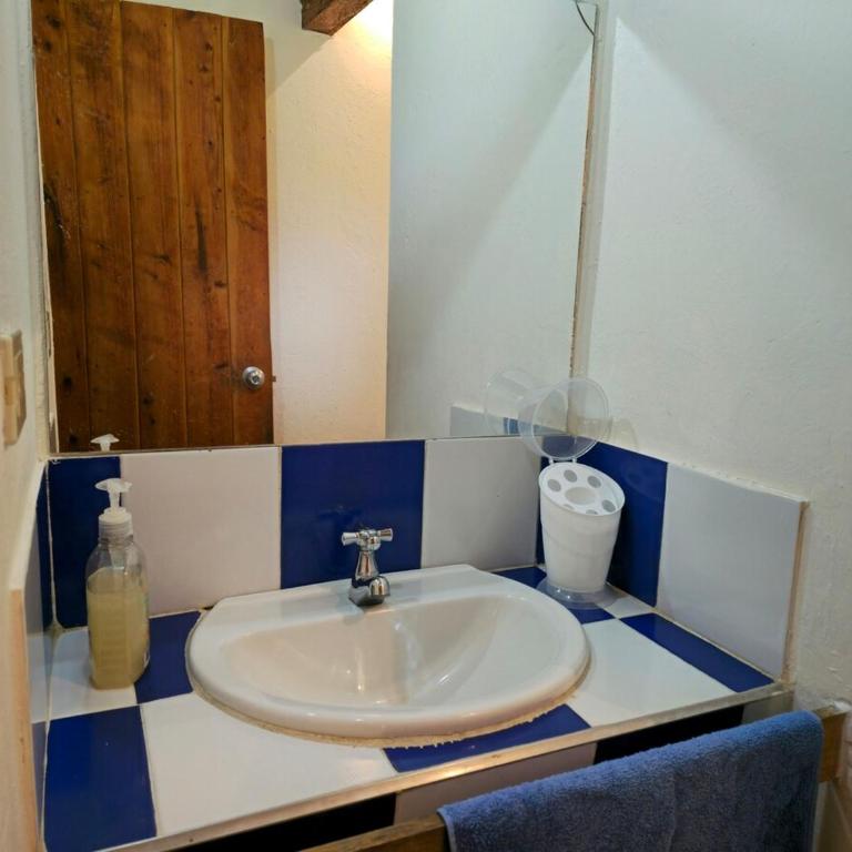 La casa de los abuelos - Two-Bedroom House - 19