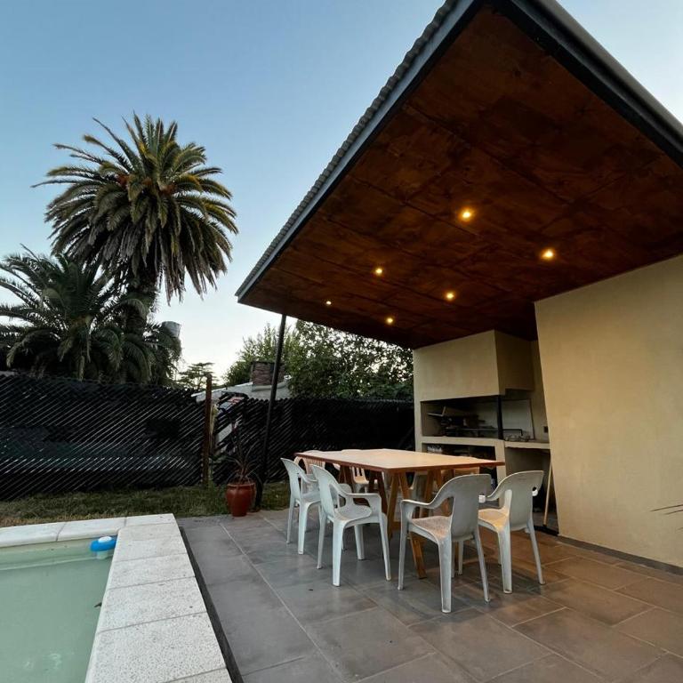 Casa con pileta Funes - Casa con 1 dormitorio - 4