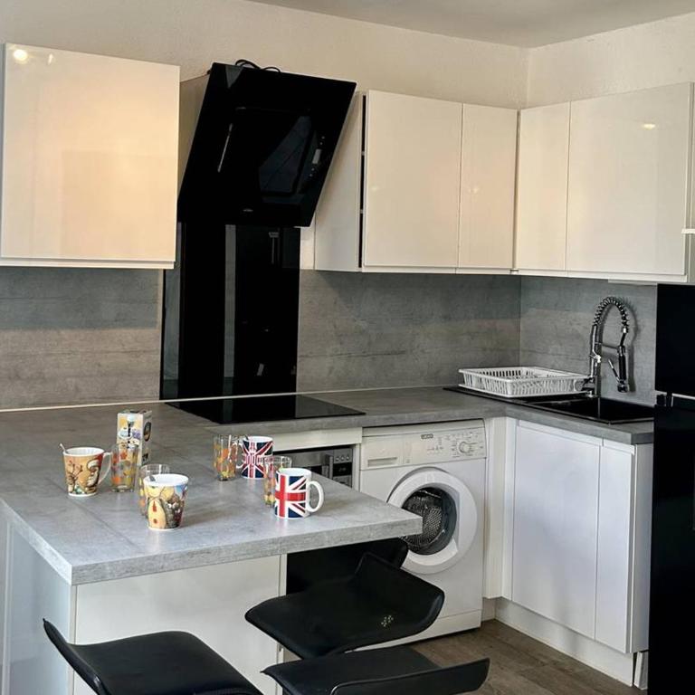 Appartement T2 avec Terrasse, Climatisation et Parking à 300m de la Plage au Barcarès - FR-1-529-258 - Appartamento - 2