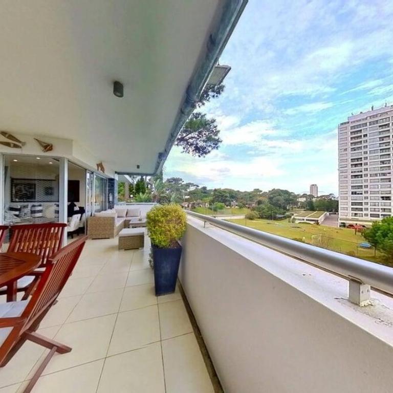 Espectacular apartamento en Parada 19 Playa Mansa 3 Dormitorios - Apartamento de 3 dormitorios y vistas al mar - 29