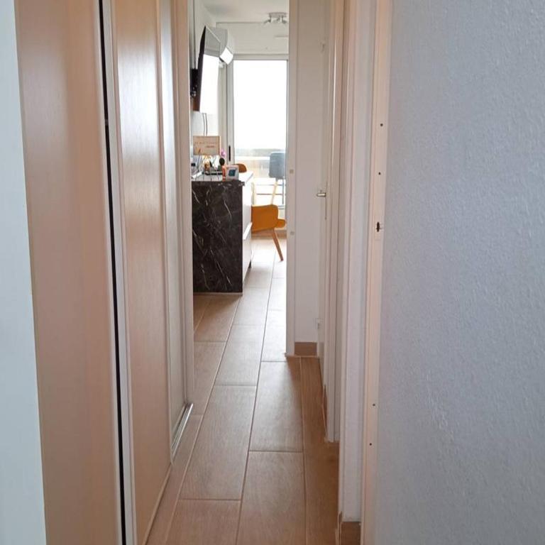 Appartement moderne avec climatisation, balcon et parking - FR-1-696-63 - Apartment - 4