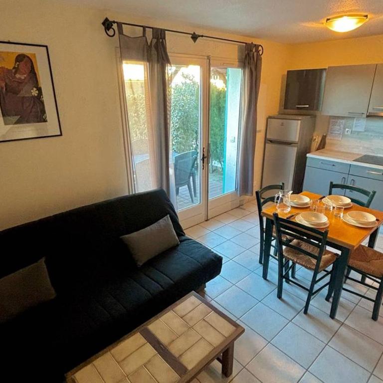 Charmante maisonnette 4 pers avec piscine et terrasse à 1,5 km de la plage - FR-1-529-282 - Apartment - 3