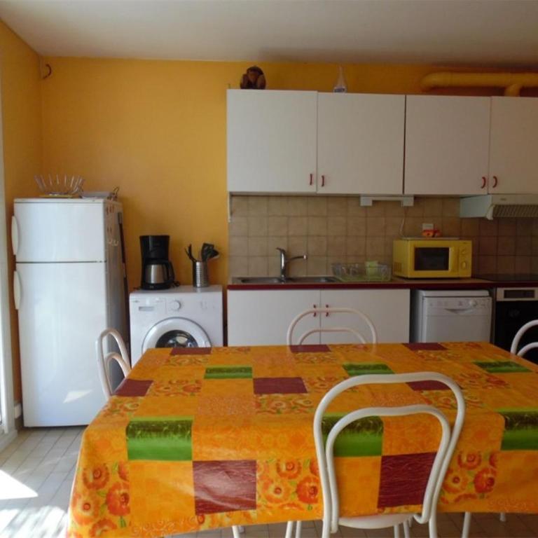 Charmant deux-pièces avec terrasse près de la plage, parking sécurisé - FR-1-696-108 - Apartment - 2