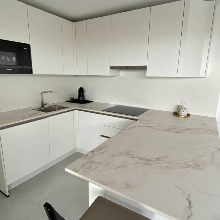 T2 rénové avec terrasse, accès plage, Canet-Plage - FR-1-696-117 - Apartment - 6