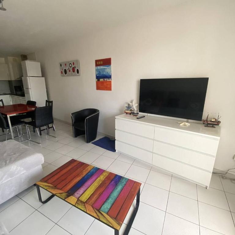 Appartement moderne 3 pièces sur marina pour 6 personnes - FR-1-696-98 - Appartamento - 6