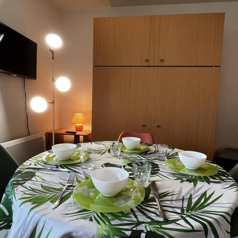 Studio Cabine 4 Pers. à Canet-Plage avec Parking, Proche Plage et Commerces - FR-1-696-116 - Estudio - 2