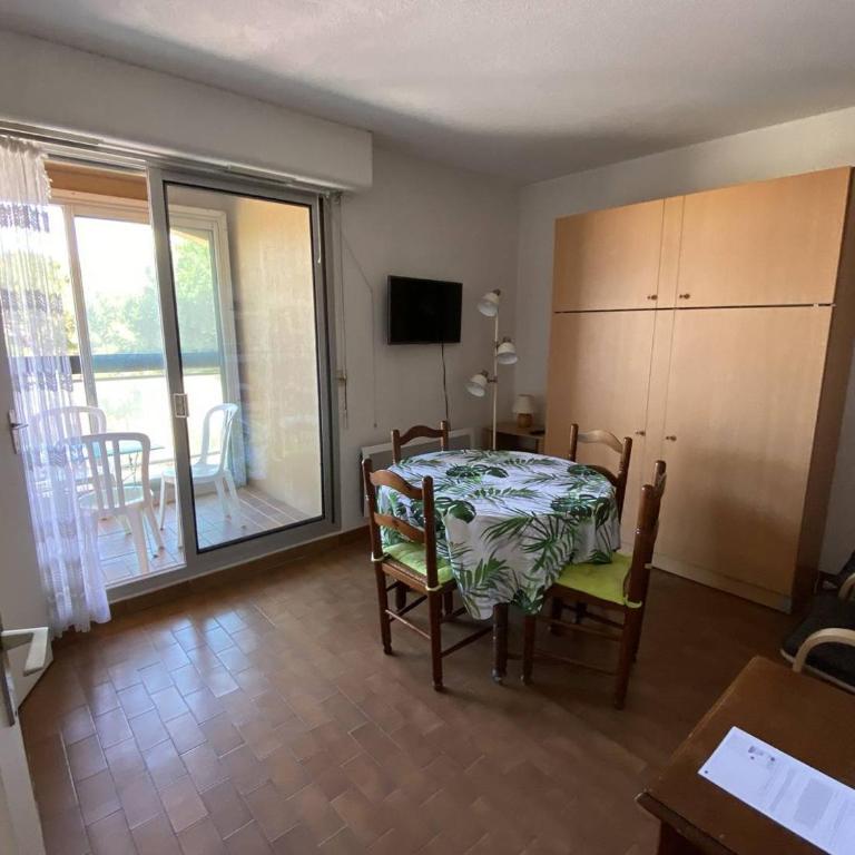 Studio Cabine 4 Pers. à Canet-Plage avec Parking, Proche Plage et Commerces - FR-1-696-116 - Estudio - 20