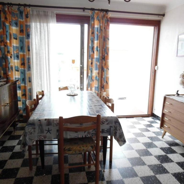 Spacieux T2 4 pers. avec parking proche plage à Canet-Plage - FR-1-696-120 - Appartement - 10
