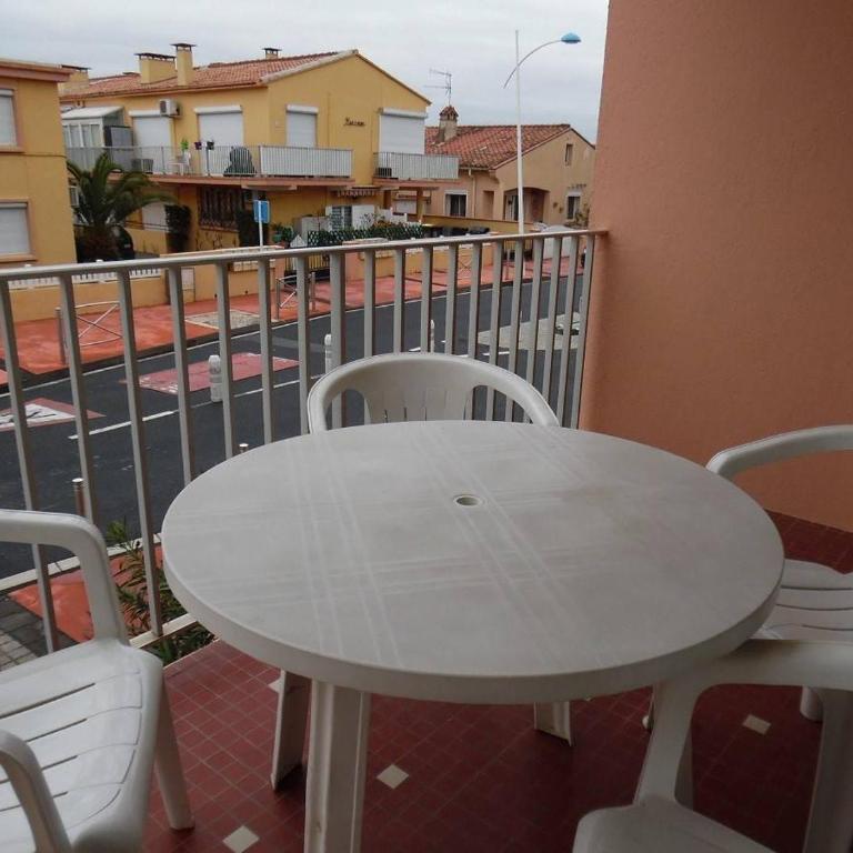 Spacieux T2 4 pers. avec parking proche plage à Canet-Plage - FR-1-696-120 - Appartement - 11