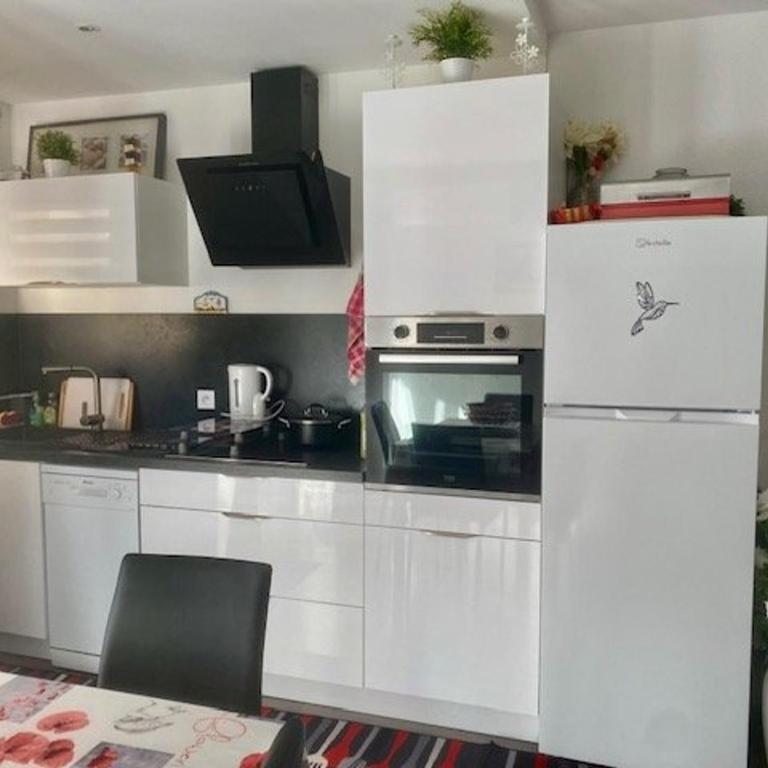 F2 avec Balcon & Parking, Clim Réversible, WiFi, 2 pers - FR-1-703-223 - Appartement - 5
