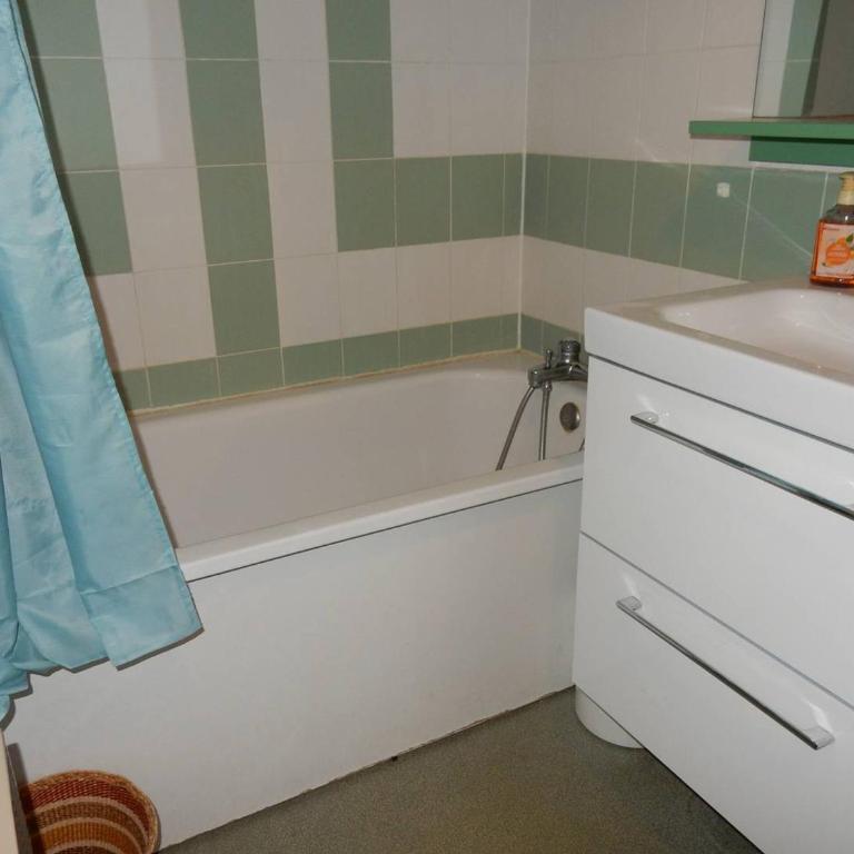 Appartement 2 pièces pour 5 pers avec piscine et parking face à la mer - FR-1-696-130 - Appartement - 2