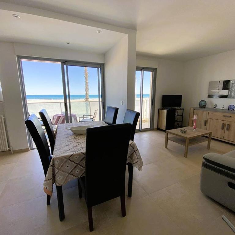 T3 bord de mer rénové, loggia, parking privé - FR-1-696-129 - Appartement - 2