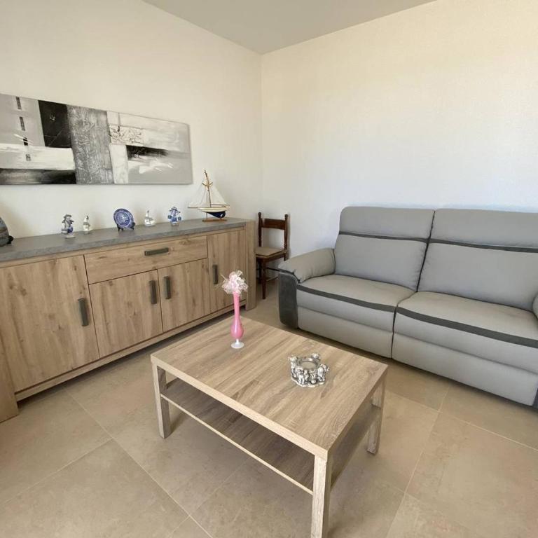 T3 bord de mer rénové, loggia, parking privé - FR-1-696-129 - Appartement - 6