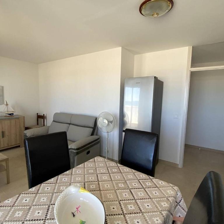 T3 bord de mer rénové, loggia, parking privé - FR-1-696-129 - Appartement - 10