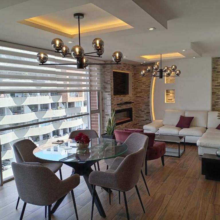 Apartamento de Lujo con Ubicación Privilegiada - Three-Bedroom Apartment - 16