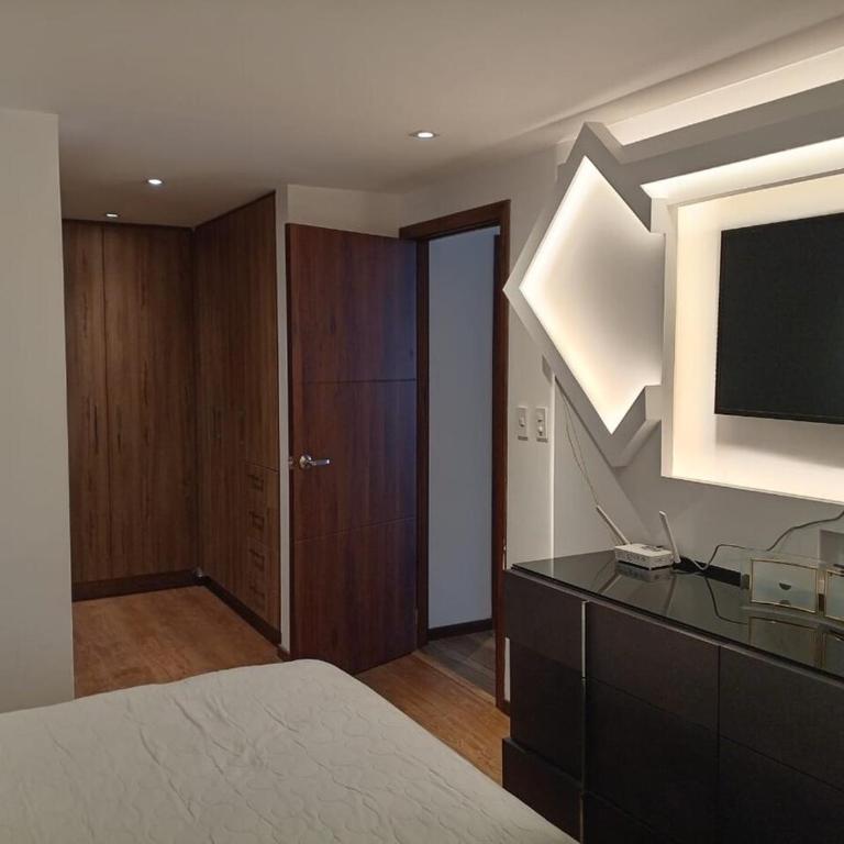 Apartamento de Lujo con Ubicación Privilegiada - Three-Bedroom Apartment - 20