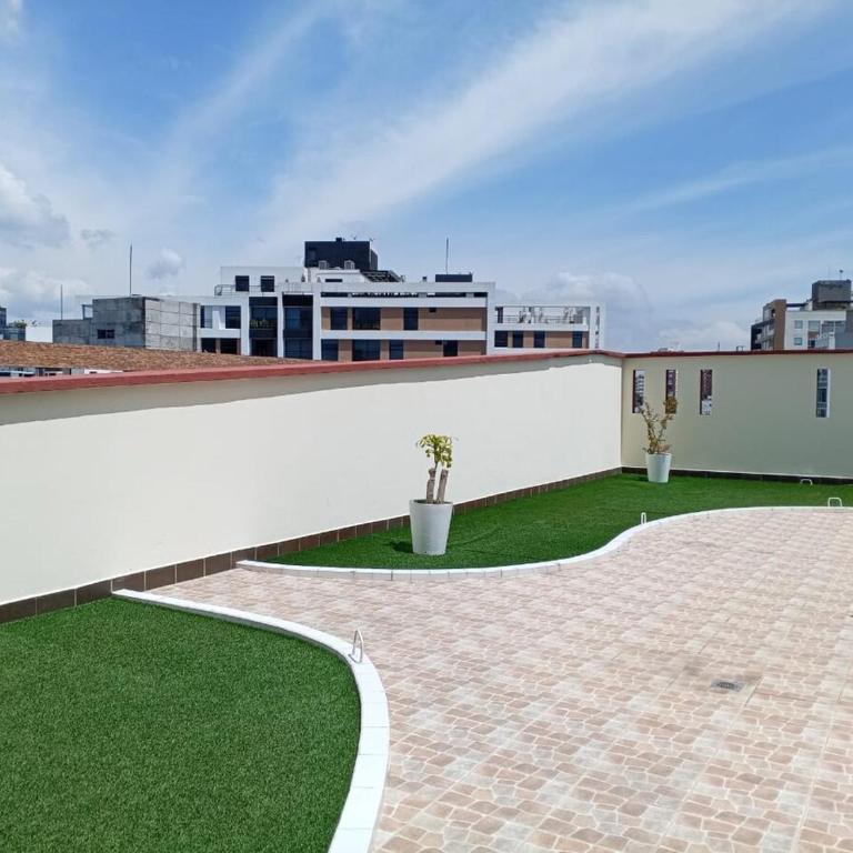 Apartamento de Lujo con Ubicación Privilegiada - Three-Bedroom Apartment - 23