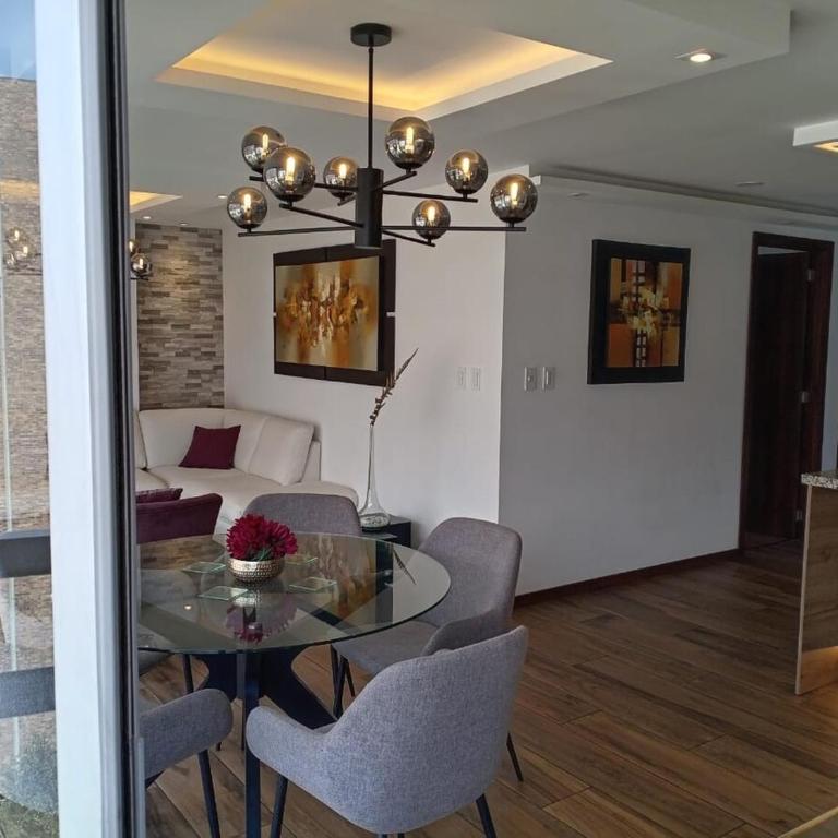 Apartamento de Lujo con Ubicación Privilegiada - Three-Bedroom Apartment - 26
